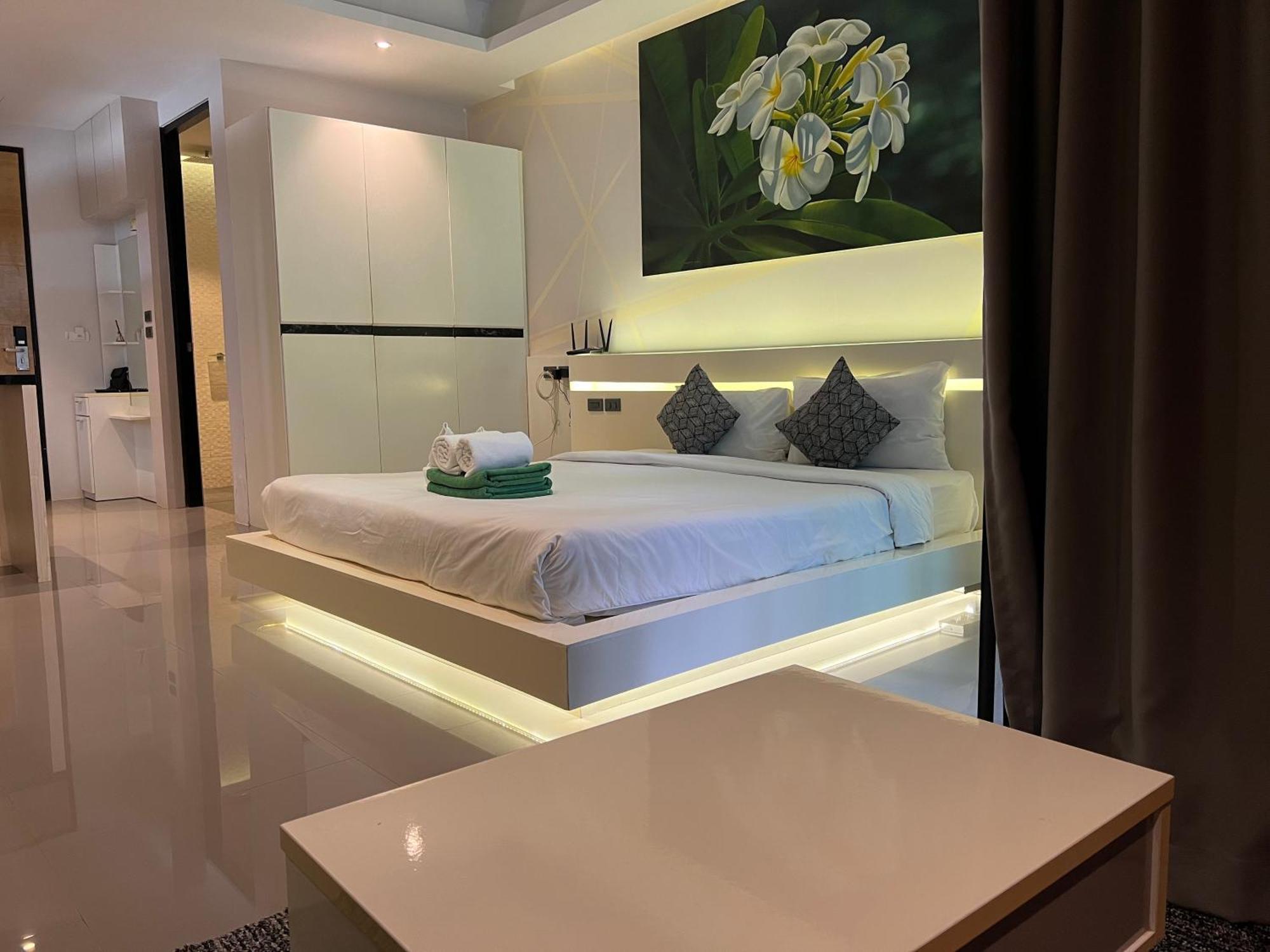 Naiharn Relife By Nataly Apartment Nai Harn Exterior foto