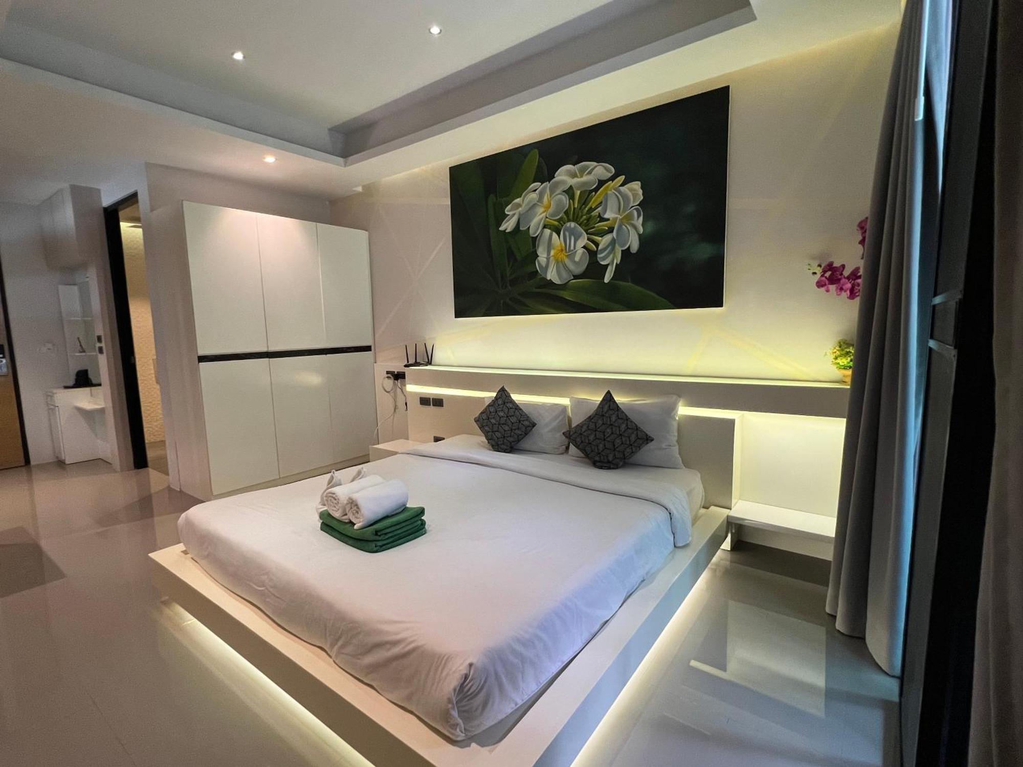 Naiharn Relife By Nataly Apartment Nai Harn Exterior foto